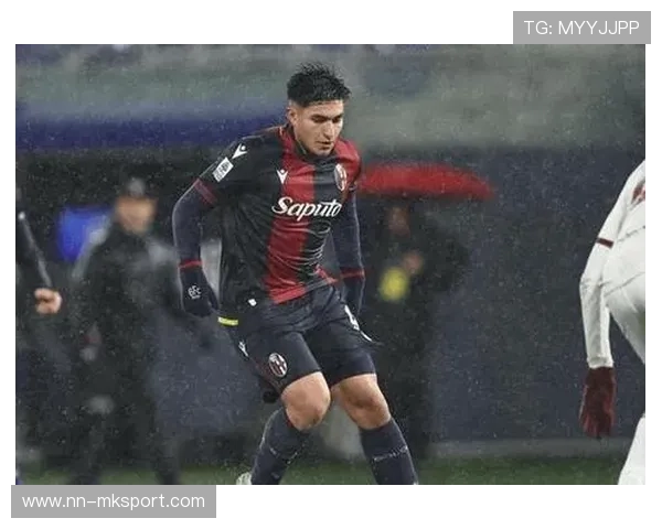 博洛尼亚齐尔克泽禁区外连续两次精准分球