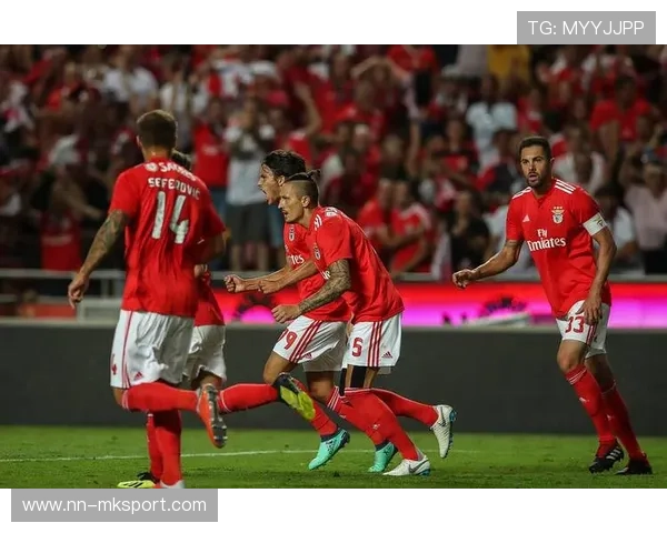 意甲米兰边路突破再现，红黑军团连胜