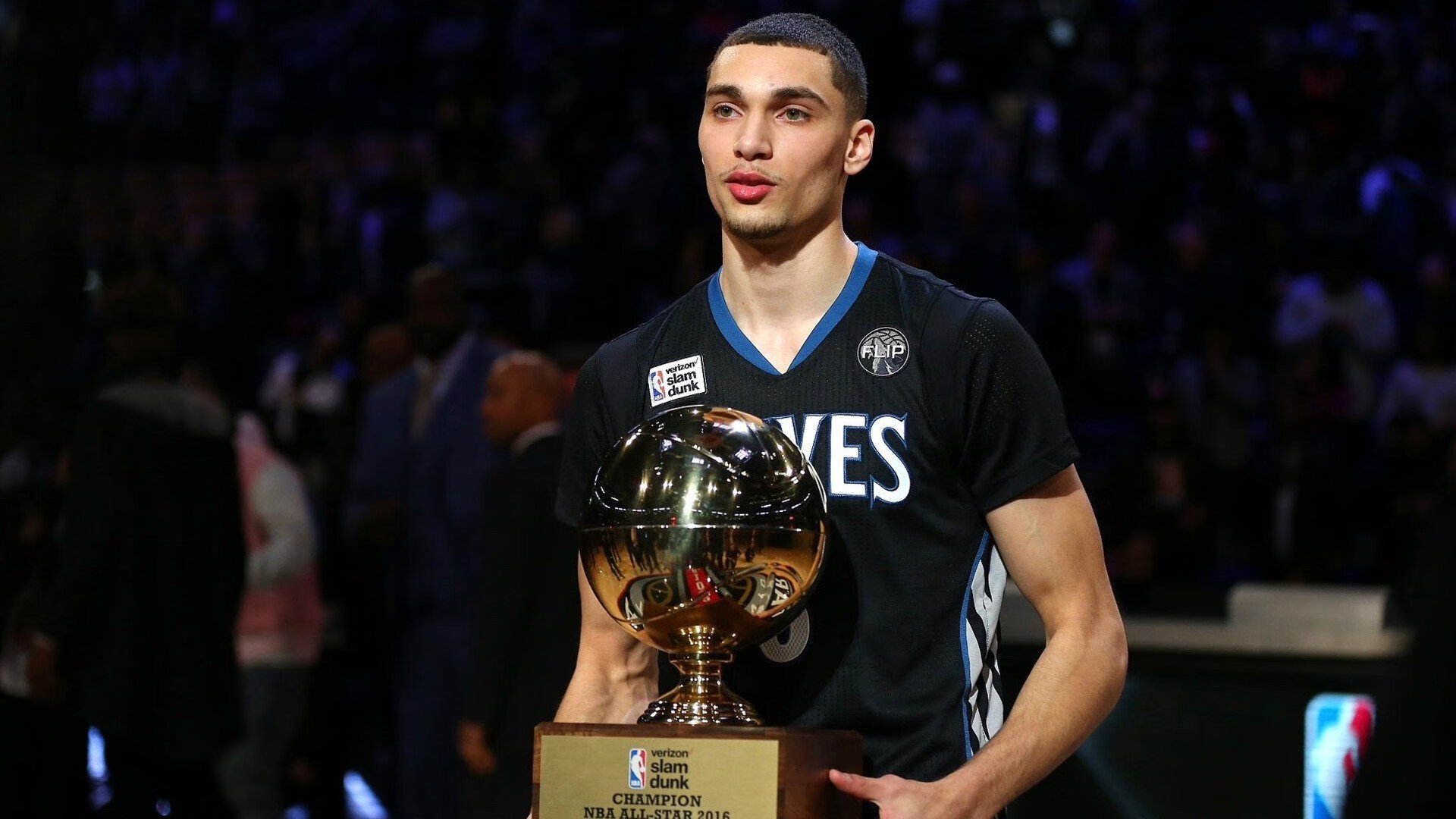 勇士三分狂潮库里统治全场，库里38分勇士双杀