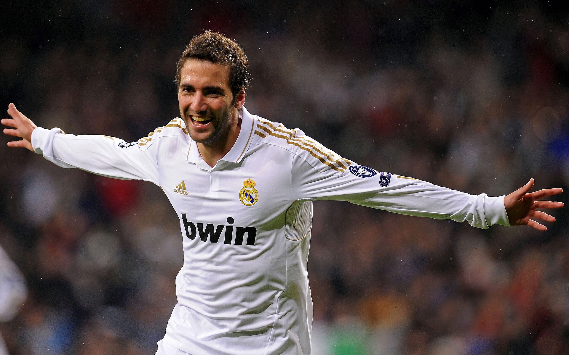 自由泳接力吉尔吉斯斯坦配合默契，吉尔吉斯斯坦选手